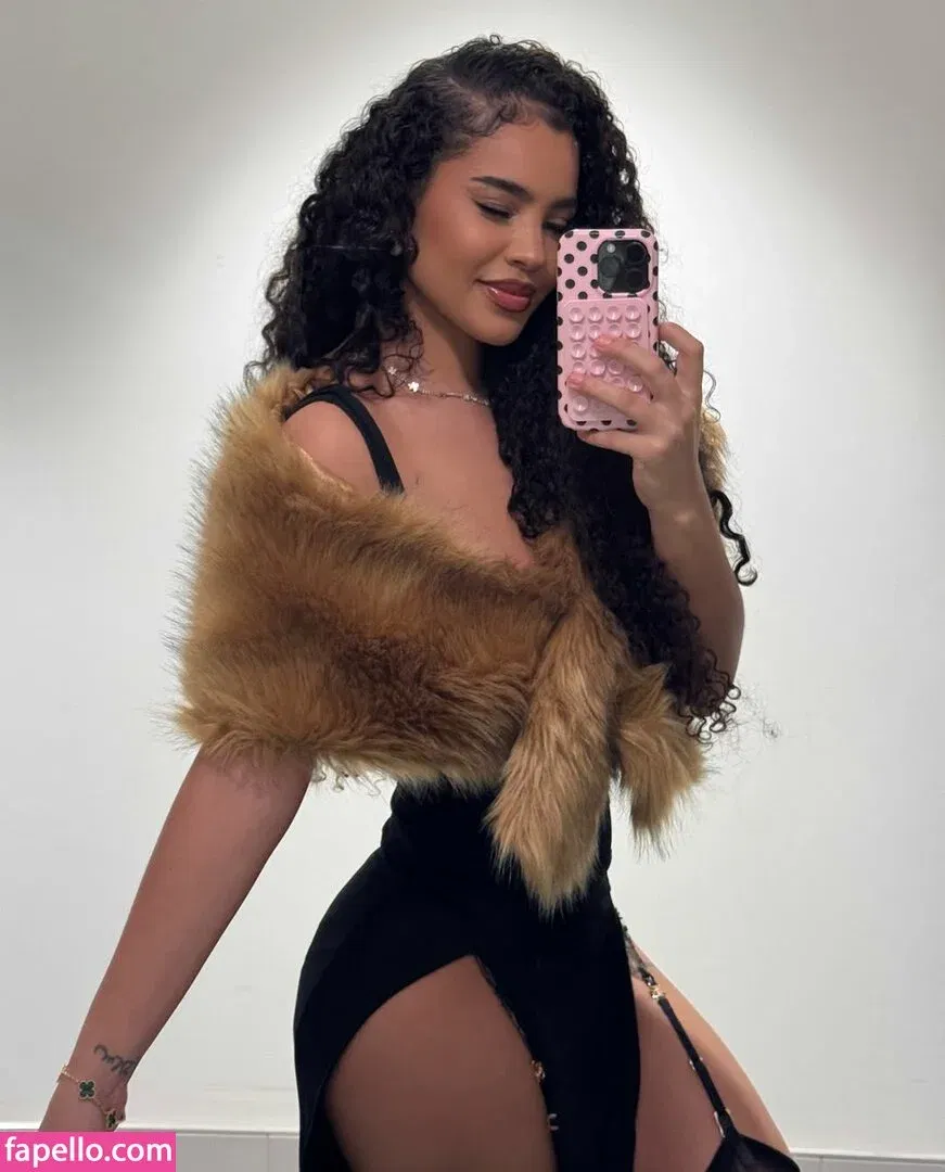 Malaika Terry Onlyfans Photo Gallery 