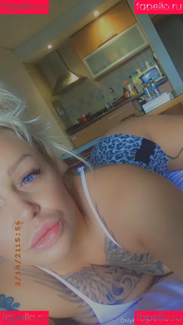pekarvivi Onlyfans Photo Gallery 