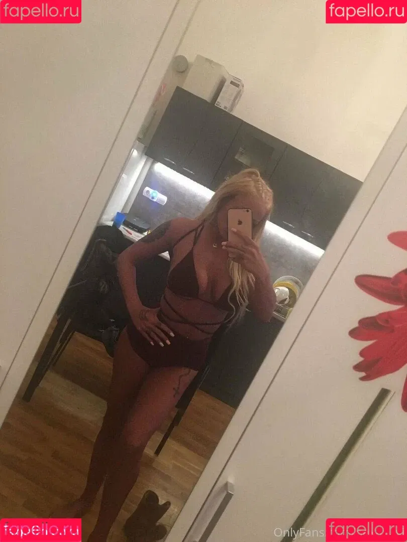 pekarvivi Onlyfans Photo Gallery 