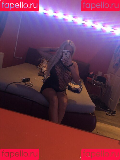 pekarvivi Onlyfans Photo Gallery 