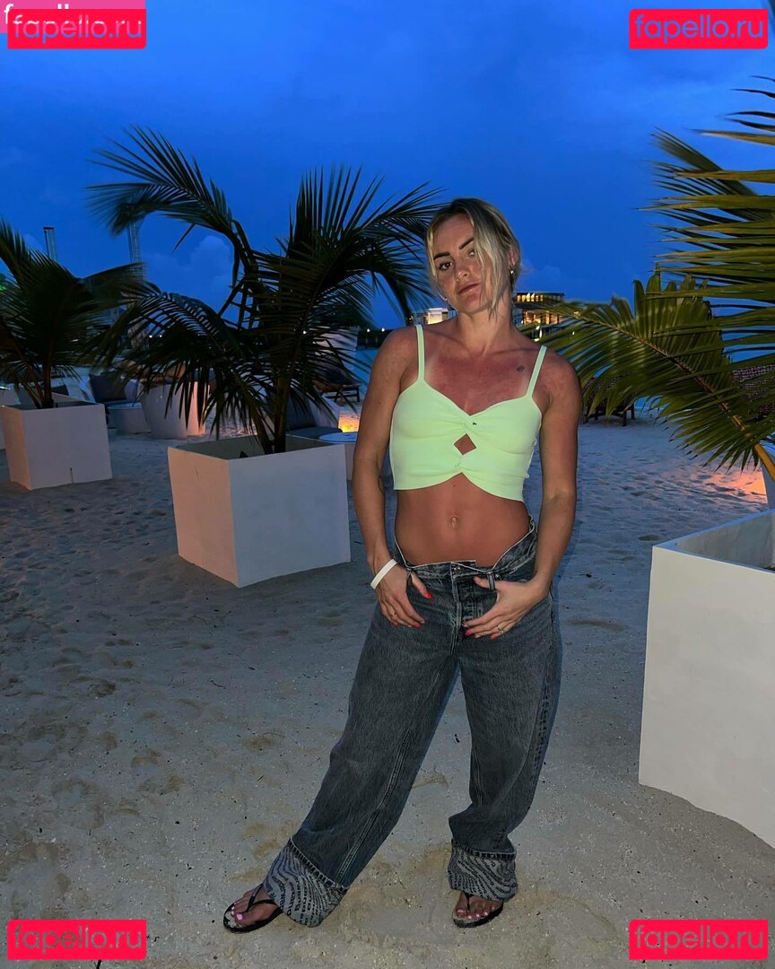 Ellie Carpenter Onlyfans Photo Gallery 