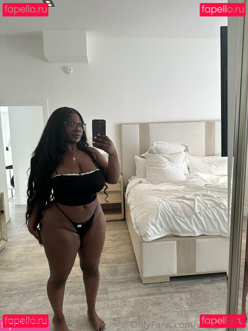 vickyhyuga / vickyhyugaaa Onlyfans Photo Gallery 