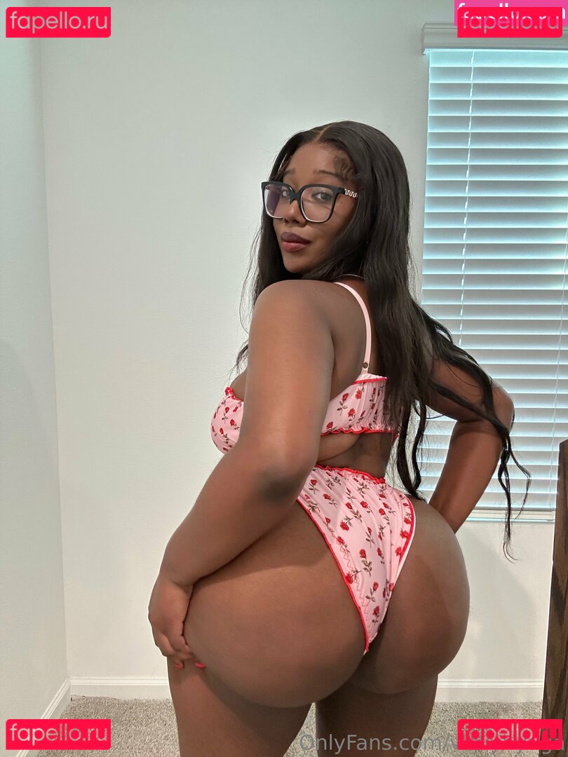 vickyhyuga / vickyhyugaaa Onlyfans Photo Gallery 