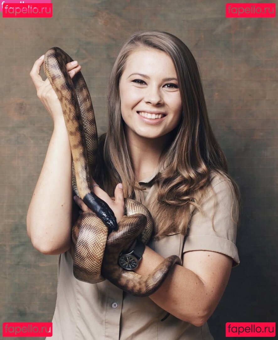 Bindi Irwin / BindiIrwin / bindisueirwin Onlyfans Photo Gallery 