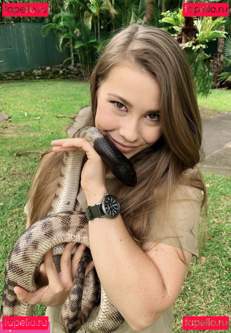 Bindi Irwin / BindiIrwin / bindisueirwin Onlyfans Photo Gallery 