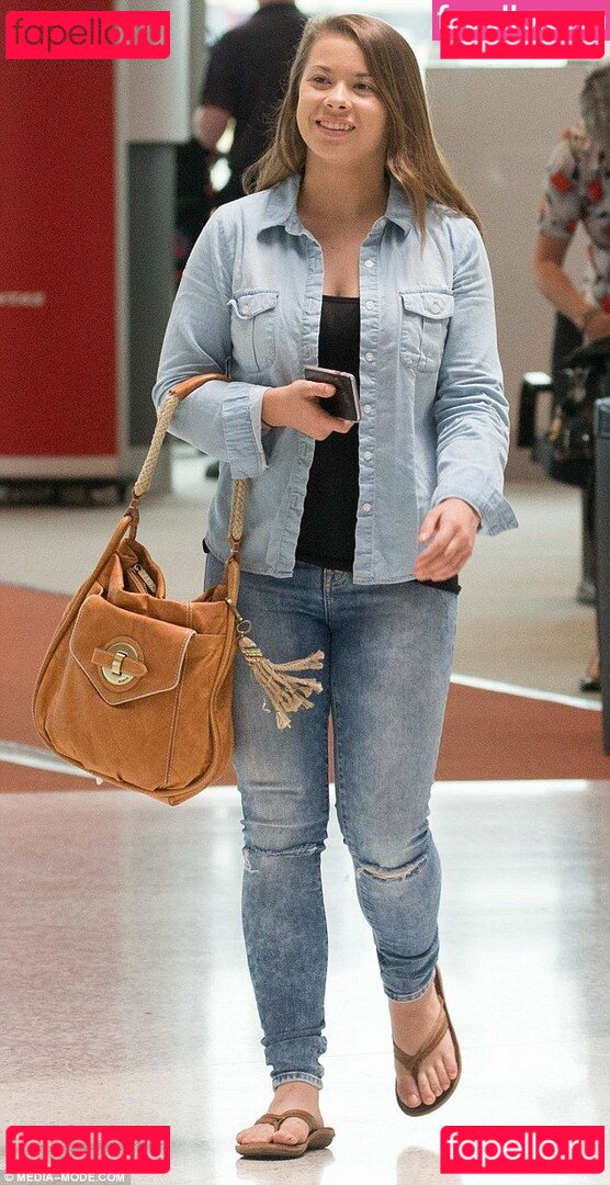 Bindi Irwin / BindiIrwin / bindisueirwin Onlyfans Photo Gallery 