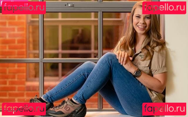 Bindi Irwin / BindiIrwin / bindisueirwin Onlyfans Photo Gallery 