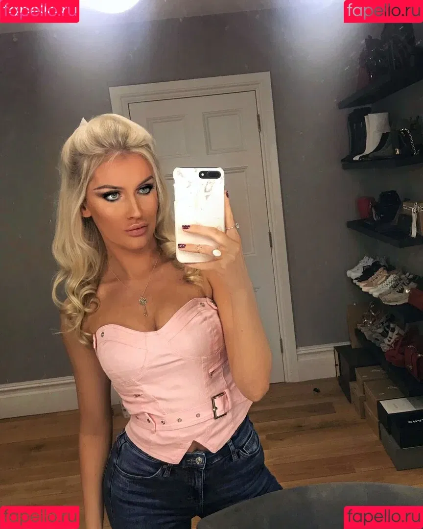 Mariah May Onlyfans Photo Gallery 
