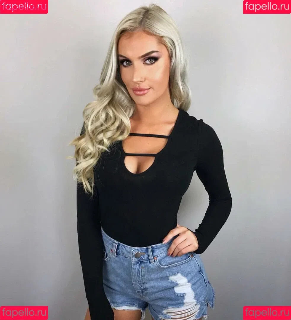 Mariah May Onlyfans Photo Gallery 