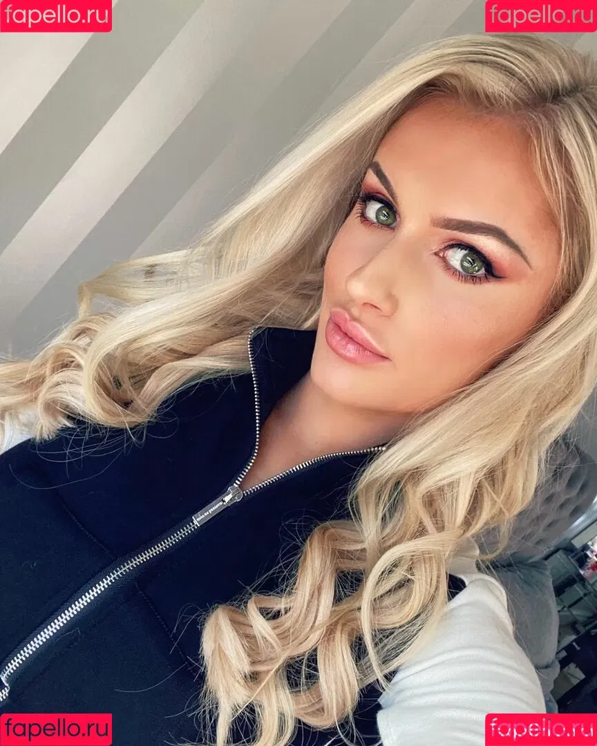 Mariah May Onlyfans Photo Gallery 