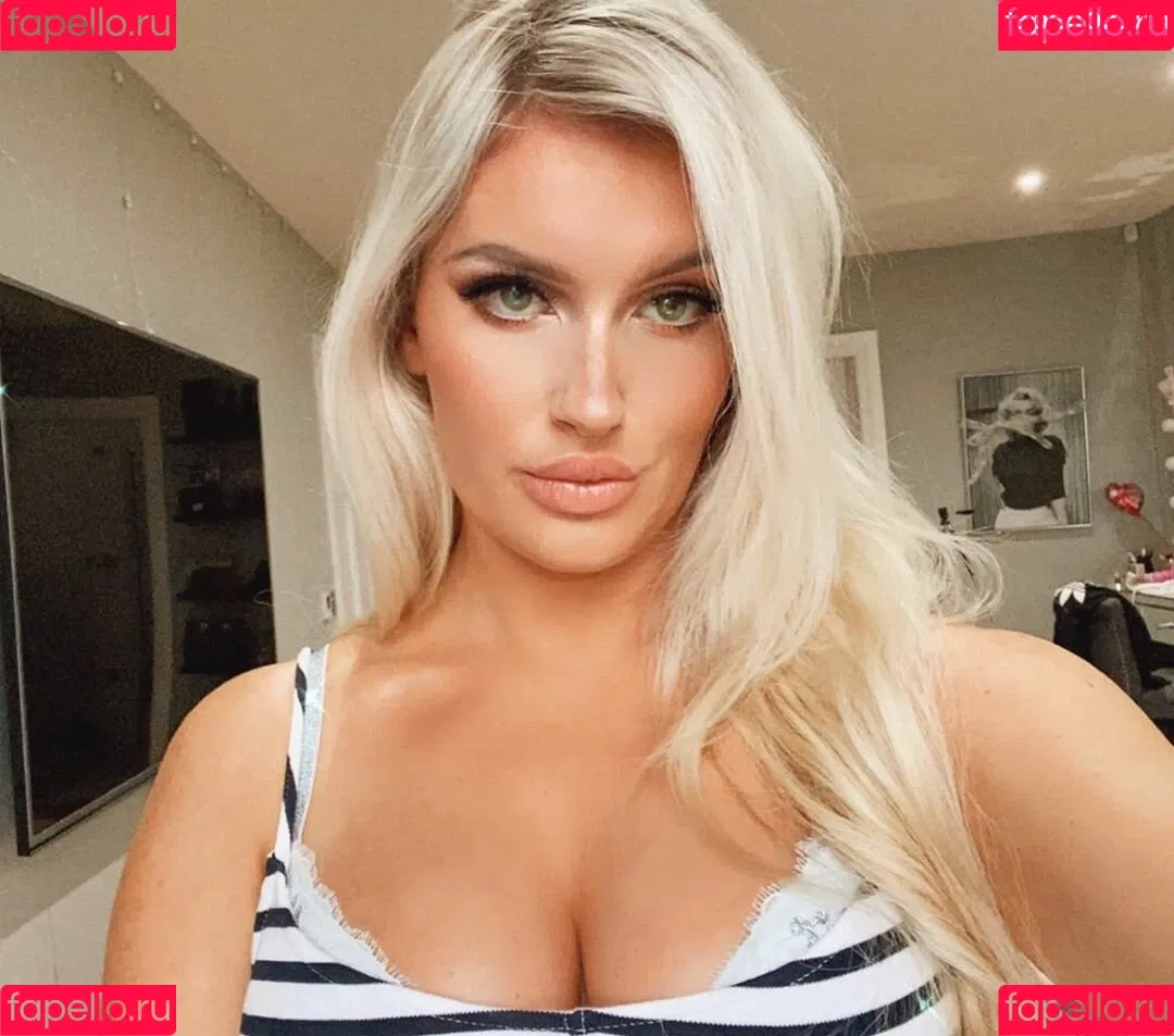 Mariah May Onlyfans Photo Gallery 