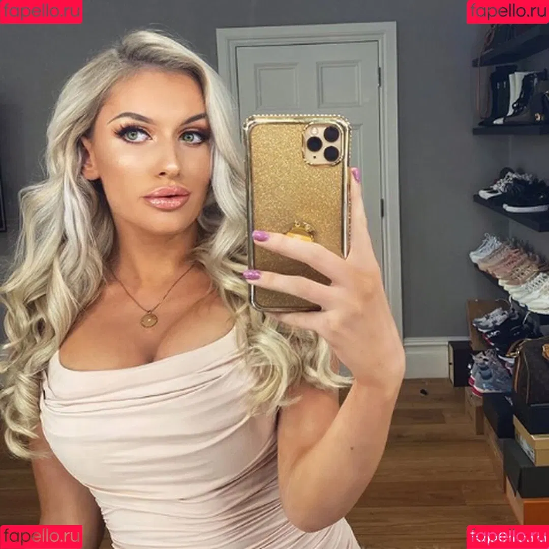 Mariah May Onlyfans Photo Gallery 