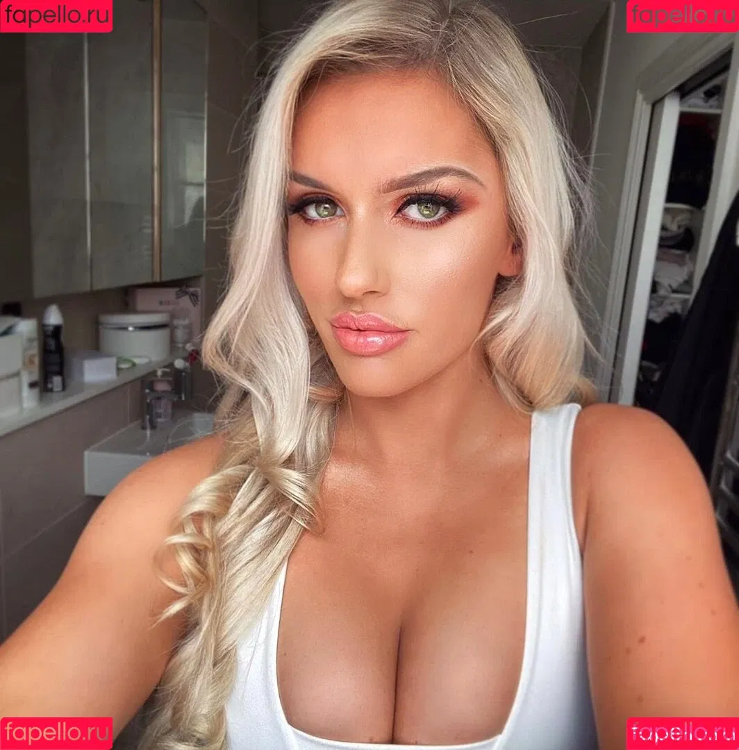 Mariah May Onlyfans Photo Gallery 