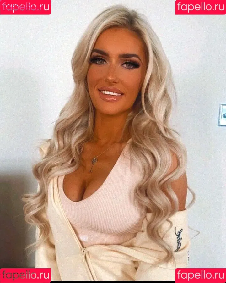 Mariah May Onlyfans Photo Gallery 