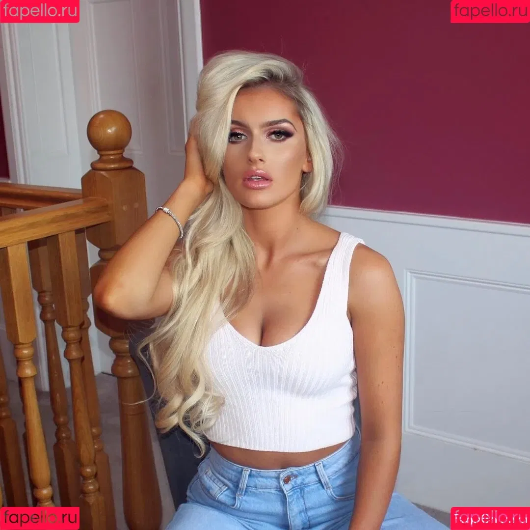 Mariah May Onlyfans Photo Gallery 