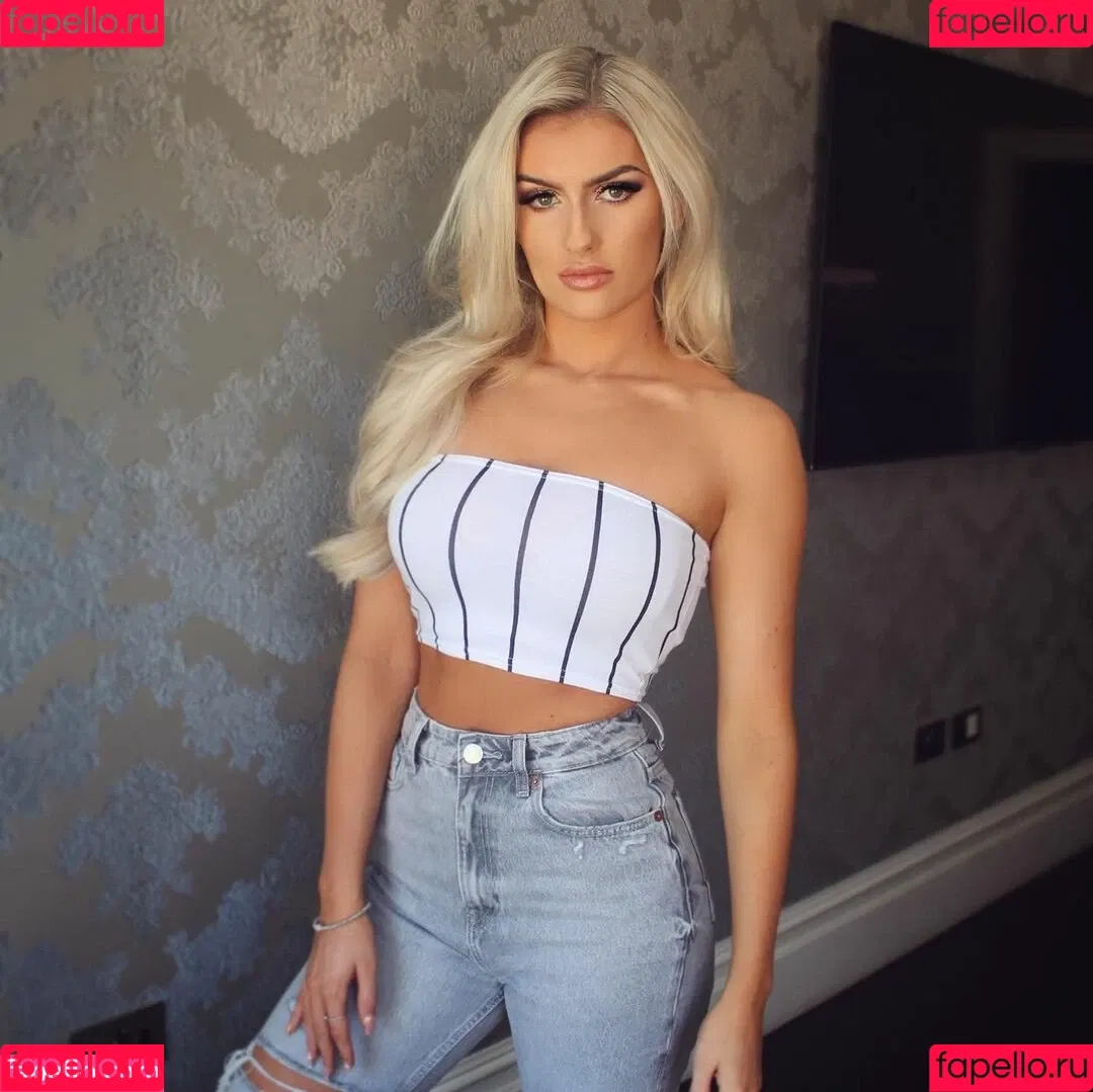 Mariah May Onlyfans Photo Gallery 