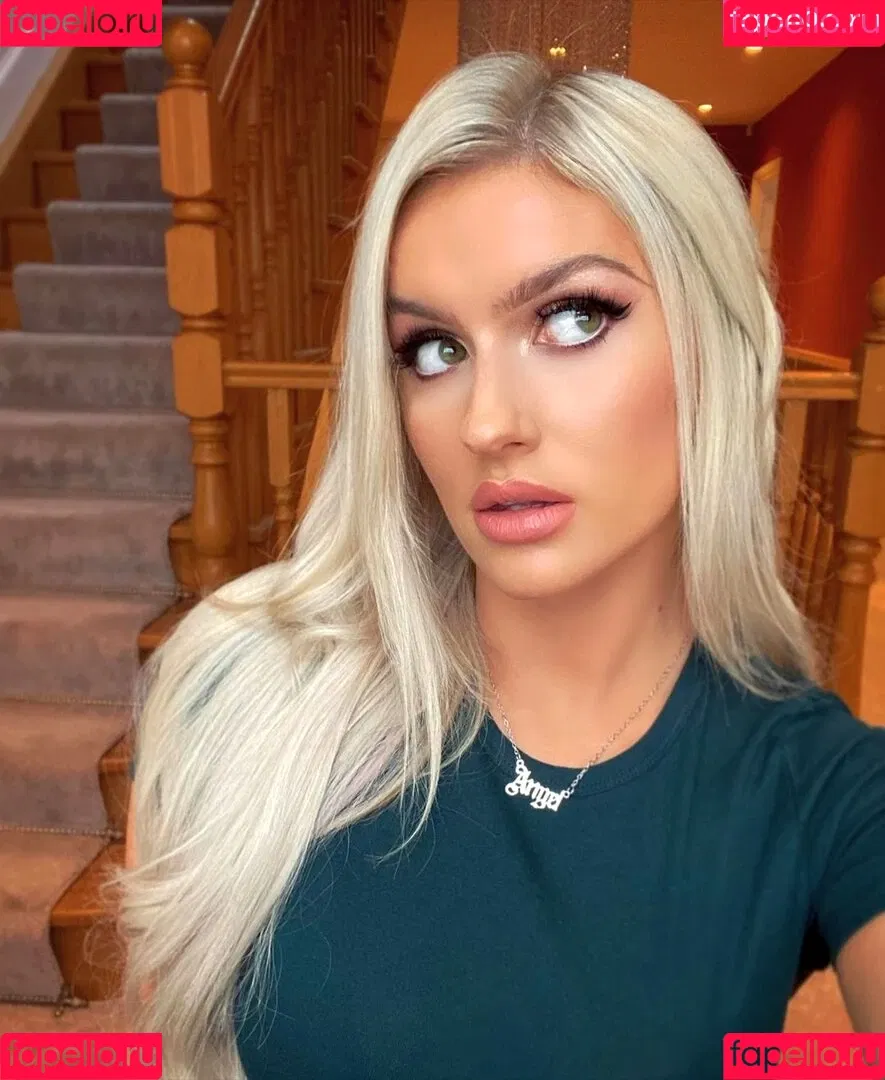 Mariah May Onlyfans Photo Gallery 