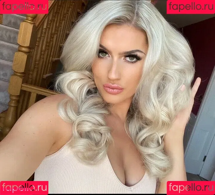 Mariah May Onlyfans Photo Gallery 