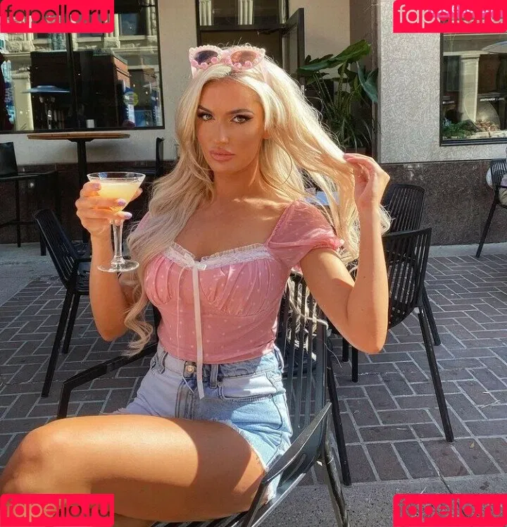 Mariah May Onlyfans Photo Gallery 