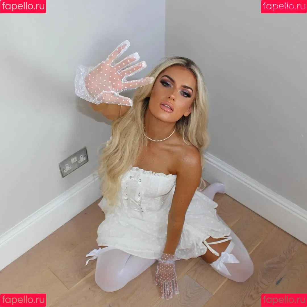 Mariah May Onlyfans Photo Gallery 