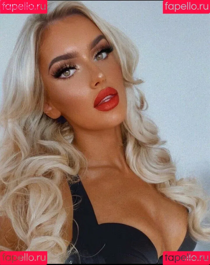 Mariah May Onlyfans Photo Gallery 