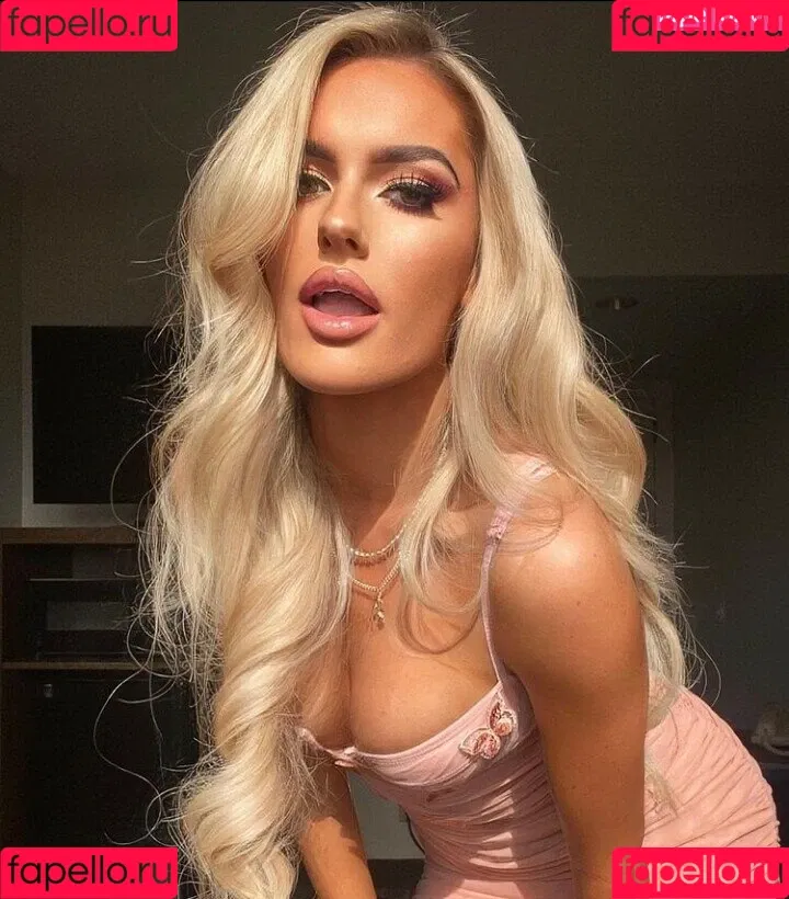 Mariah May Onlyfans Photo Gallery 