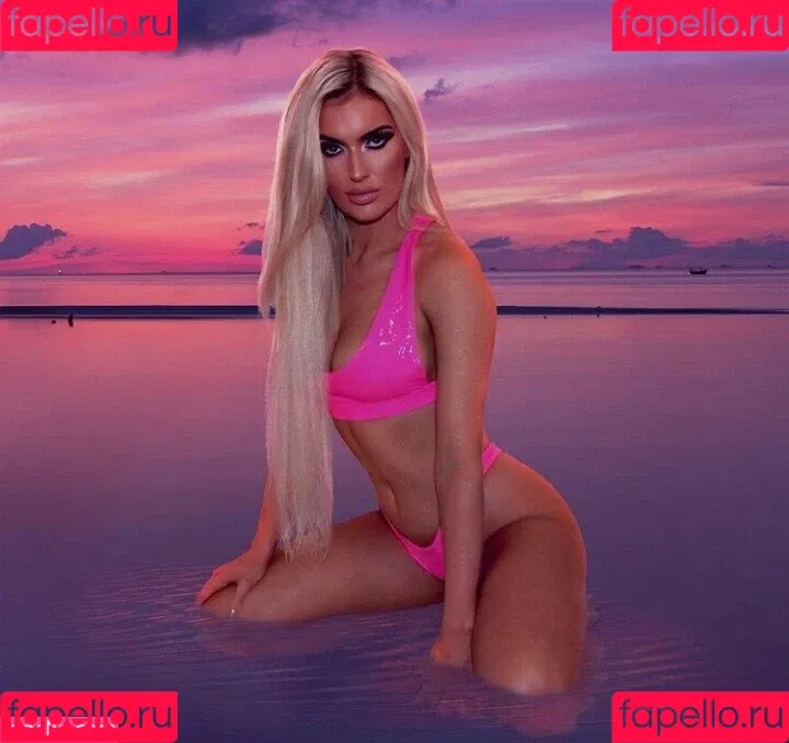 Mariah May Onlyfans Photo Gallery 