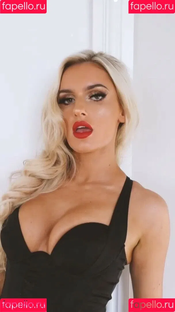 Mariah May Onlyfans Photo Gallery 