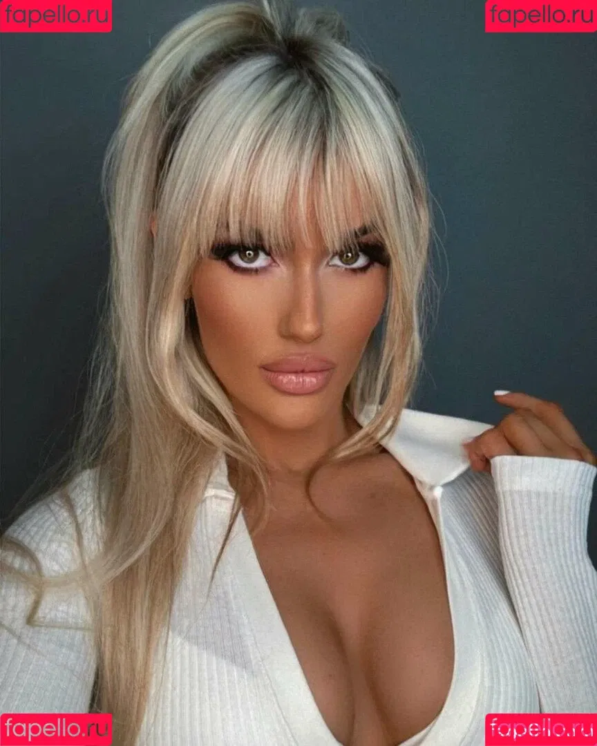 Mariah May Onlyfans Photo Gallery 