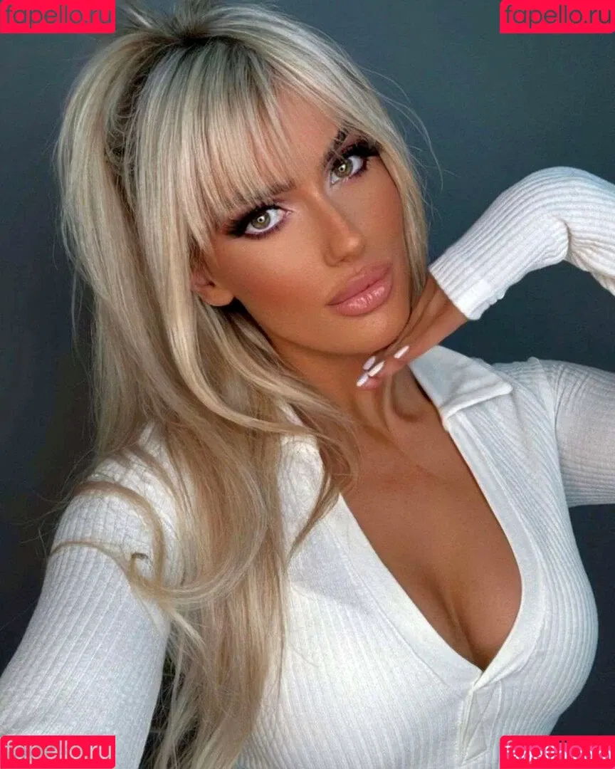 Mariah May Onlyfans Photo Gallery 