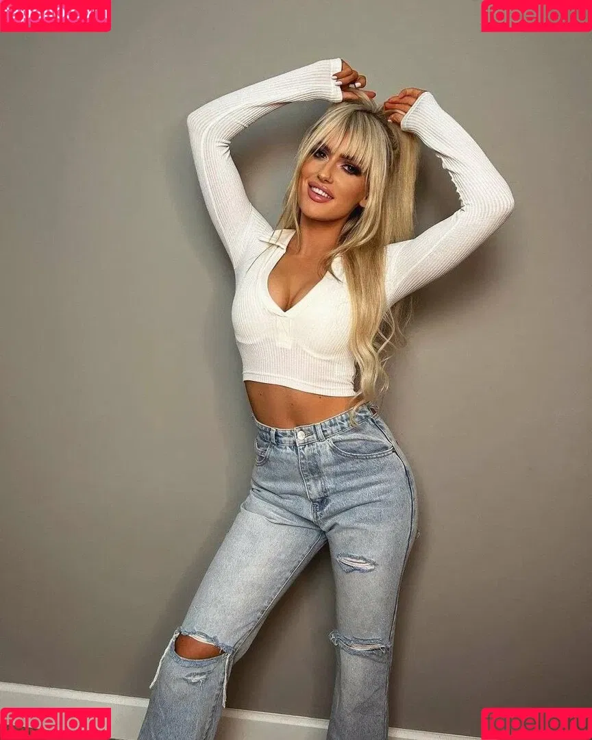 Mariah May Onlyfans Photo Gallery 
