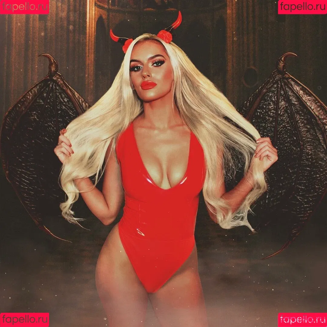 Mariah May Onlyfans Photo Gallery 