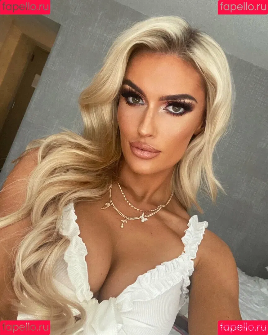 Mariah May Onlyfans Photo Gallery 