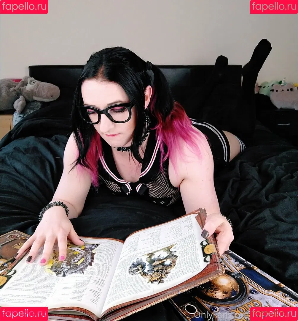 dead_girly Onlyfans Photo Gallery 