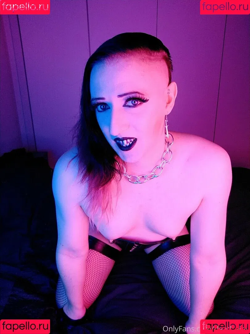 dead_girly Onlyfans Photo Gallery 