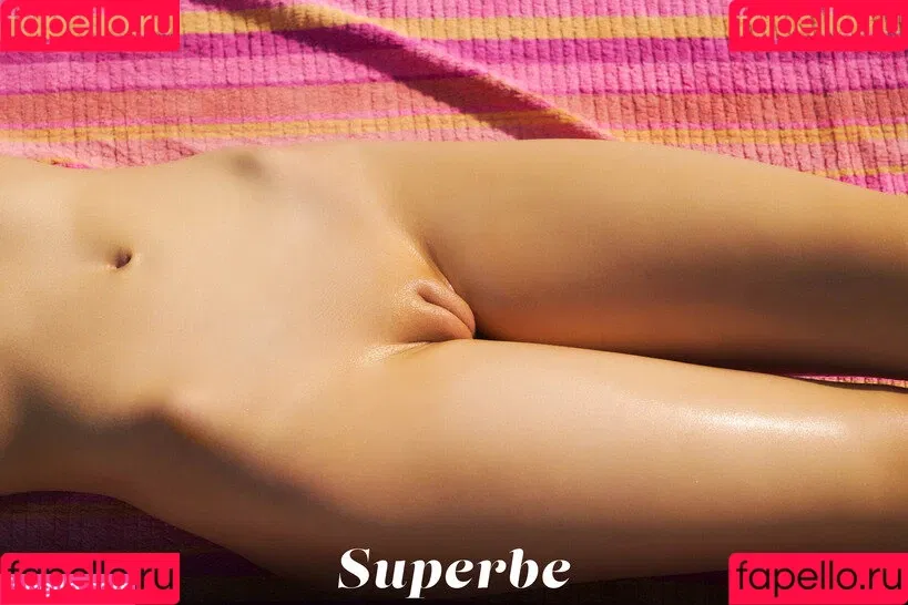 Superbe Onlyfans Photo Gallery 