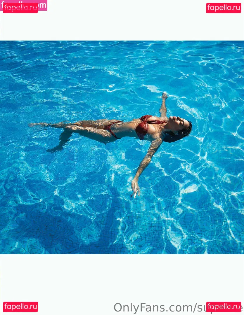 Superbe Onlyfans Photo Gallery 