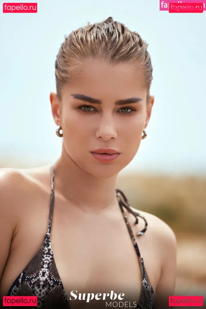 Superbe Onlyfans Photo Gallery 