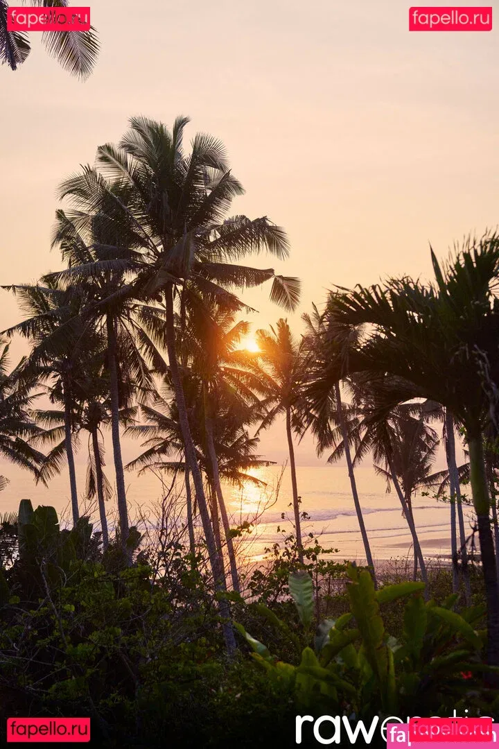 Superbe Onlyfans Photo Gallery 