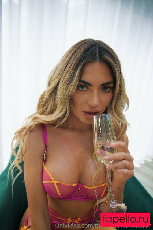 Megan Barton Nude Onlyfans Photo 46