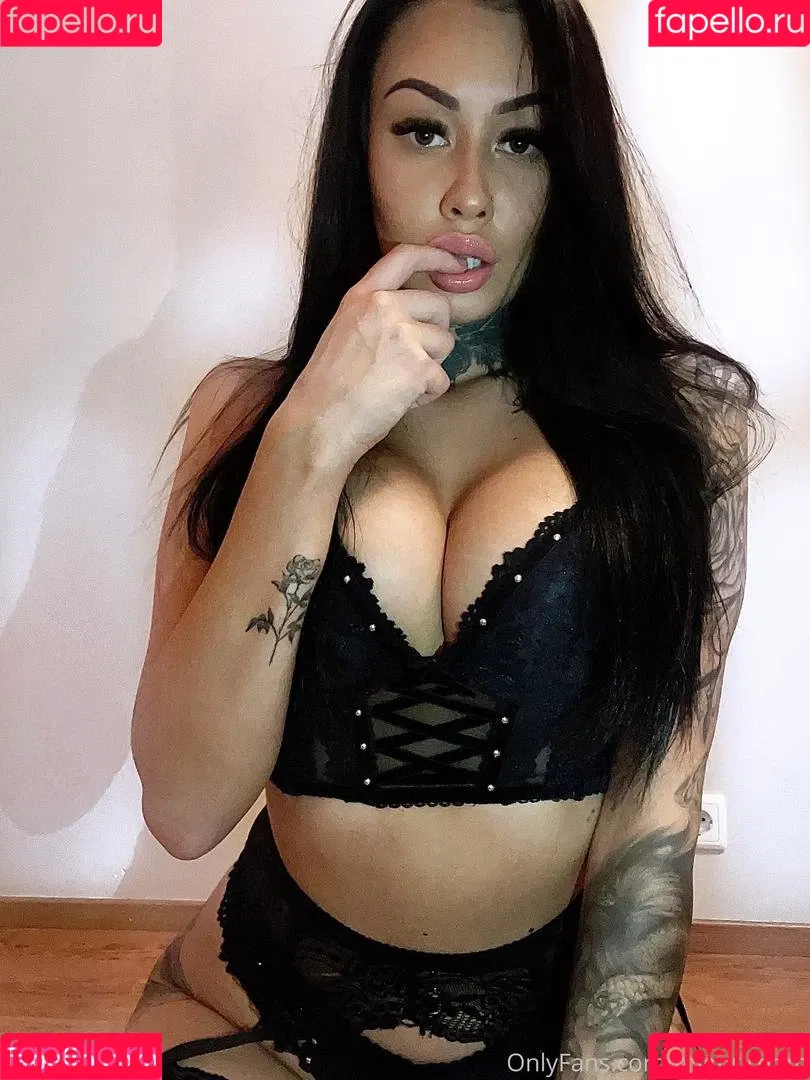 mymrirndm Onlyfans Photo Gallery 