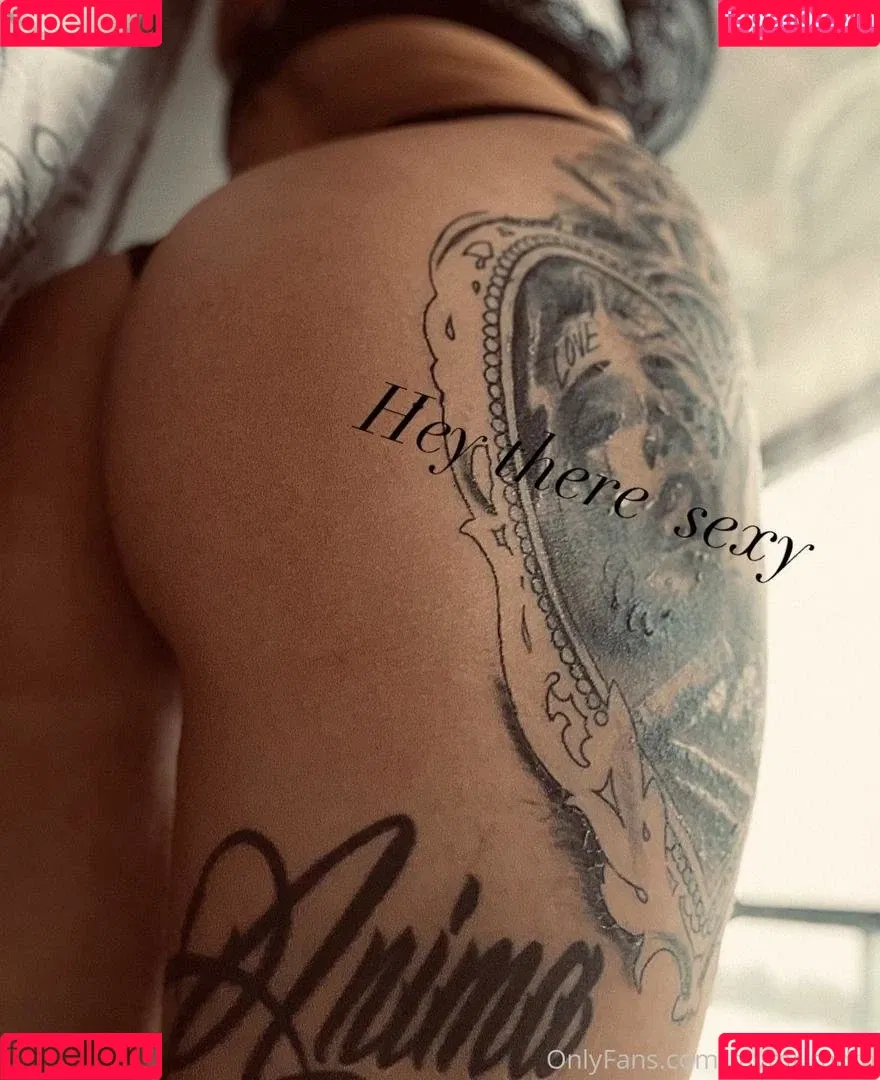 mymrirndm Onlyfans Photo Gallery 