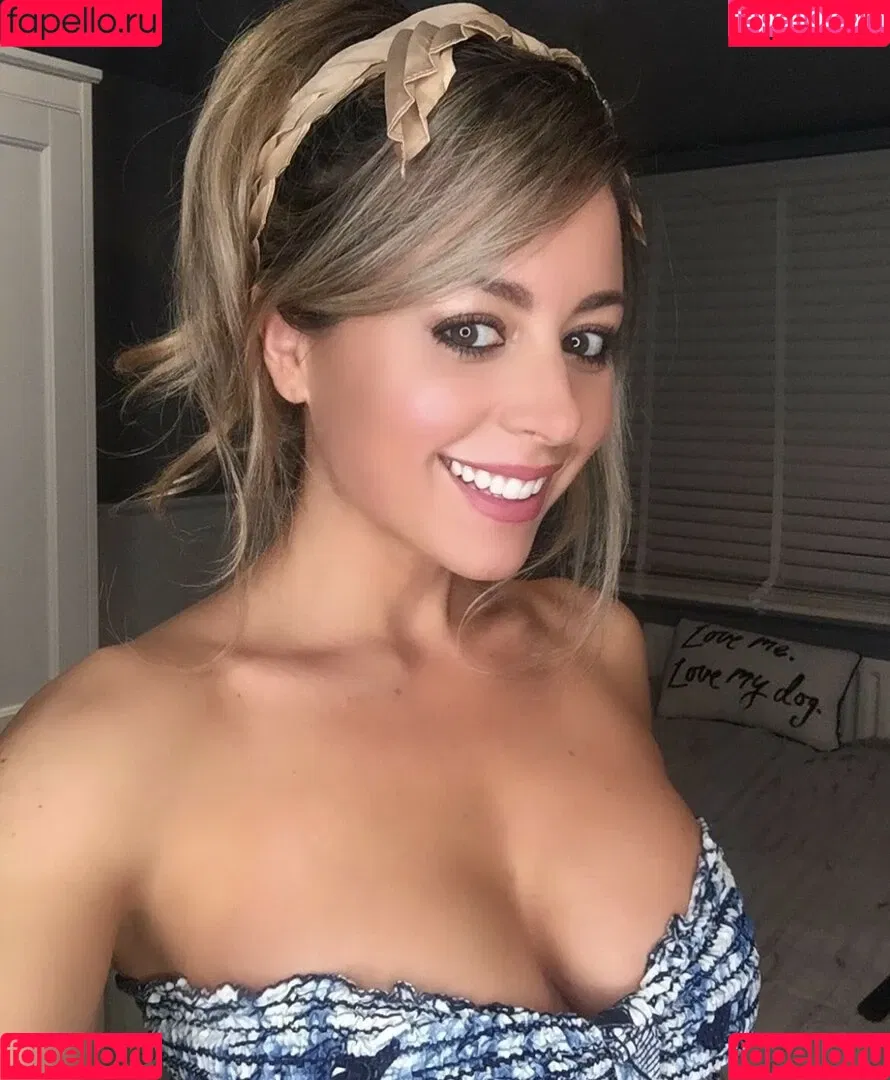 Carly Baker Onlyfans Photo Gallery 