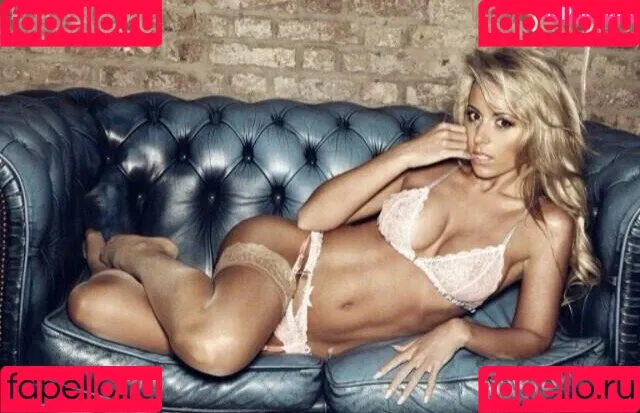 Carly Baker Onlyfans Photo Gallery 