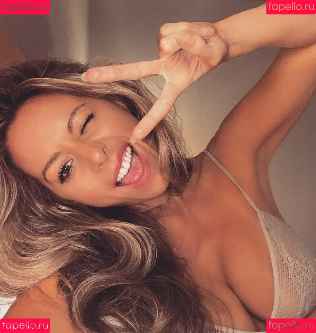 Carly Baker Onlyfans Photo Gallery 