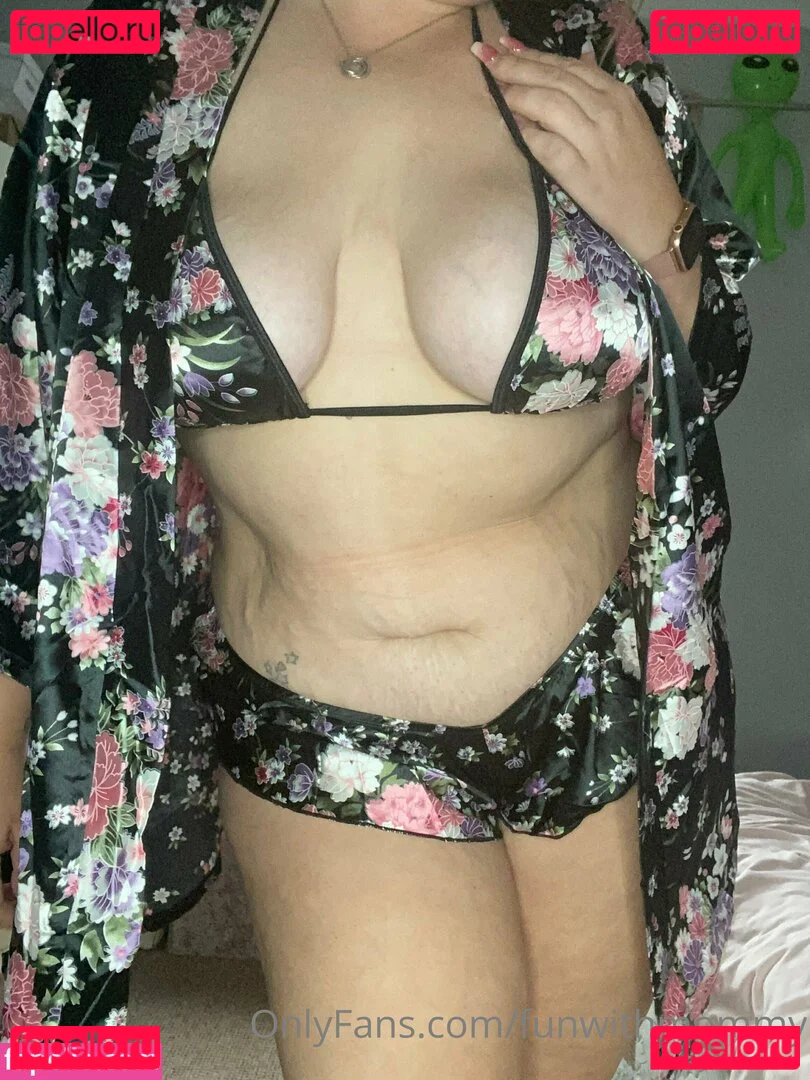 funwithmommy Onlyfans Photo Gallery 