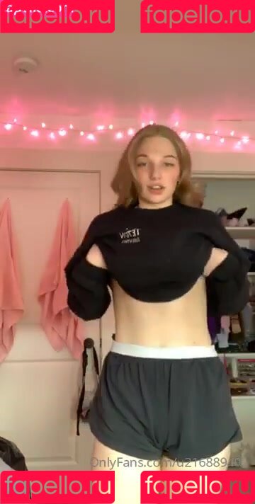 BrittSmith Onlyfans Photo Gallery 