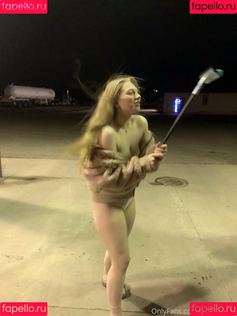 BrittSmith Onlyfans Photo Gallery 