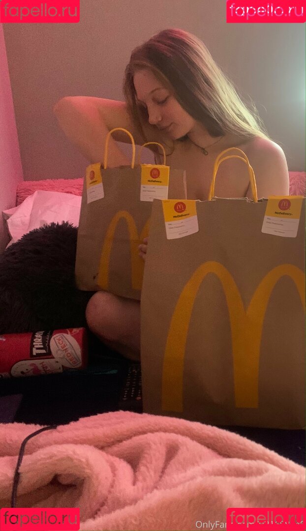 BrittSmith Onlyfans Photo Gallery 