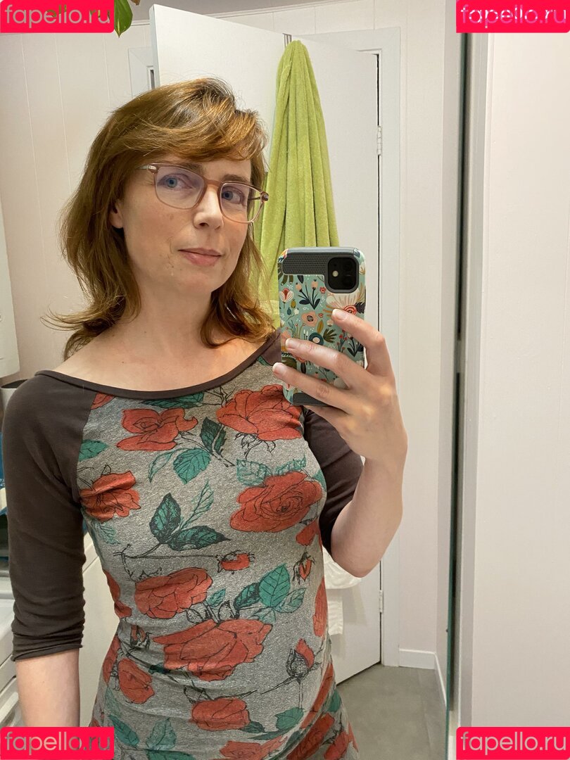 QuebecCougar Onlyfans Photo Gallery 